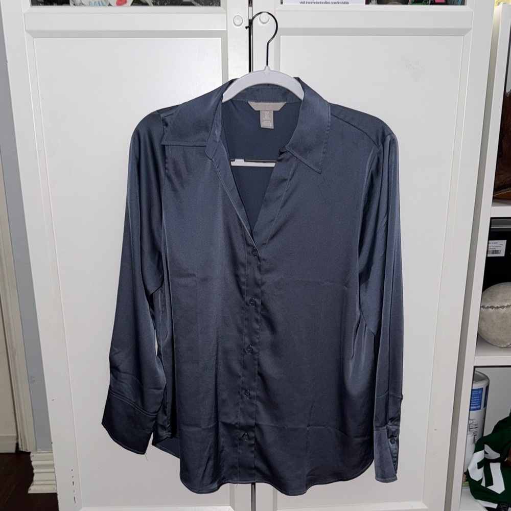 H&M Women’s Blue Gray Button-Up